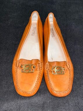 EUC Michael by Michael Kors Hamilton leather loafers shoes. Size 10